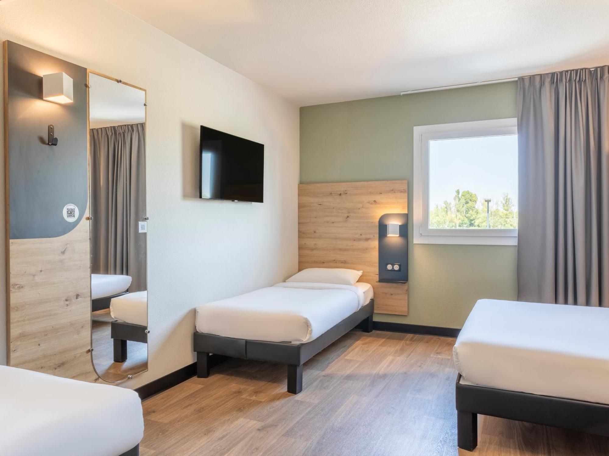 Alpilles Camargue Hotel 2*